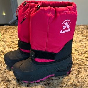 Kids Kamik winter boots, like new. Size 4